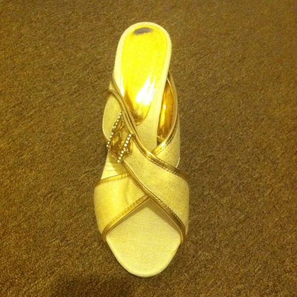 Baby phat Heels - Picture 2 of 2