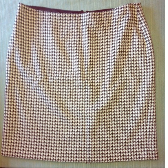 White House Black Market Houndstooth Pencil Skirt