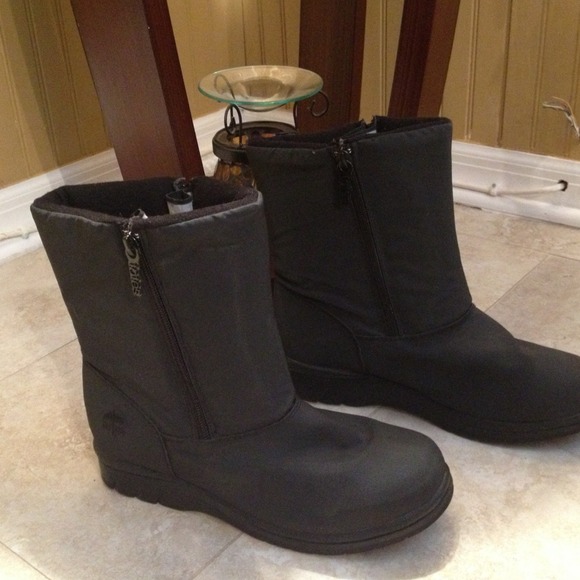 Snow or rain boots