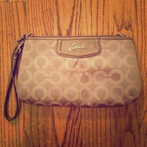 🌟Taylor, Coach wristlet and VB bag for Taylor!🌟