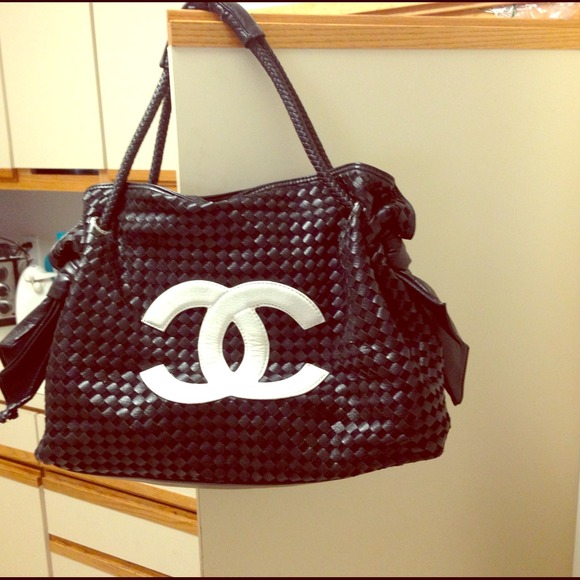 Black woven bag