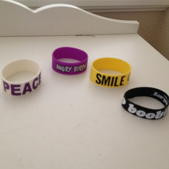 4 bracelets