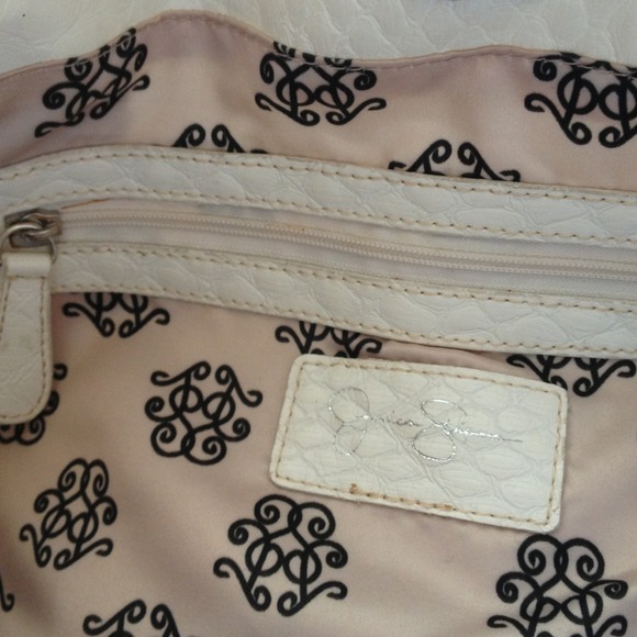 Large white Jessica Simpson hand bag - Picture 4 of 4