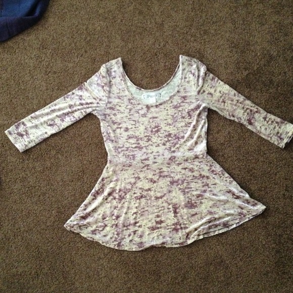 Mid-sleeve Decree top