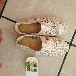 Toms shoes