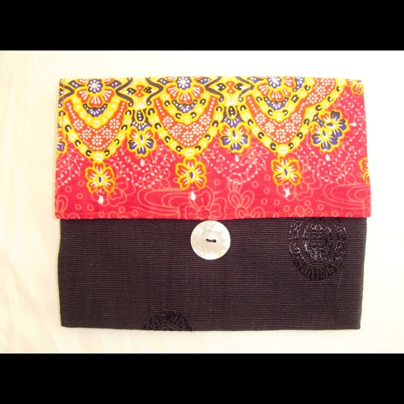 Button Pouch - Picture 2 of 2