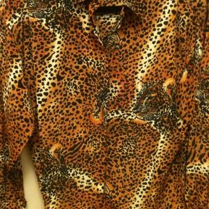 Vintage animal print top new with tags!!