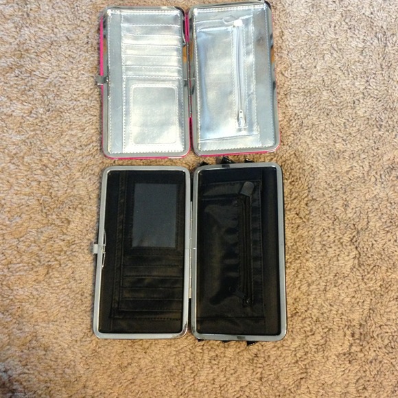 2 wallets for $5 - Picture 2 of 4