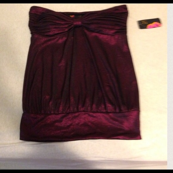 Fuchsia tube top - Picture 3 of 3