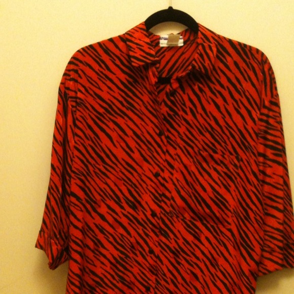 Red zebra top new wo tag