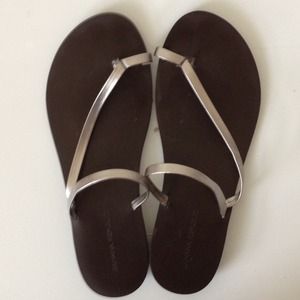 ❌Sold❌Banana Republic toe loop sandals