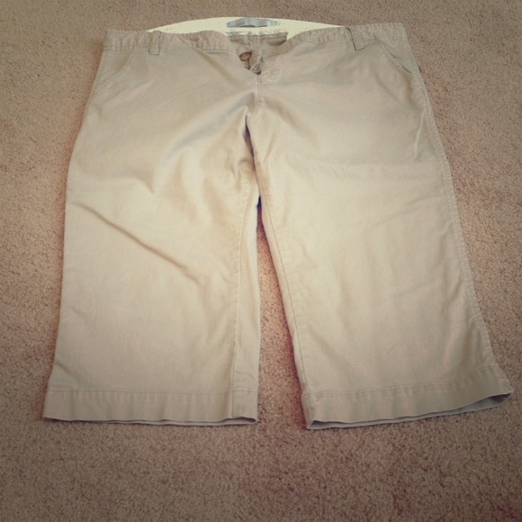Khaki Capri pants
