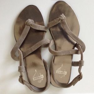 ❌SOLD❌Kimchi Blue suede grey flat sandals