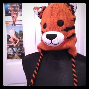 Tiger hat