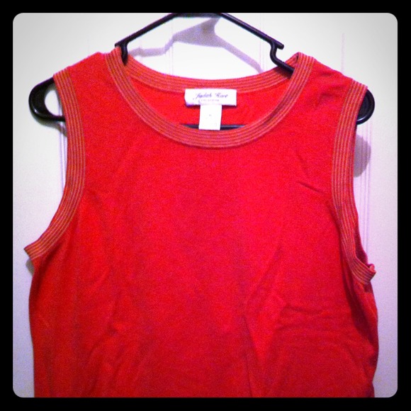Orange🍊/red ❤top👕