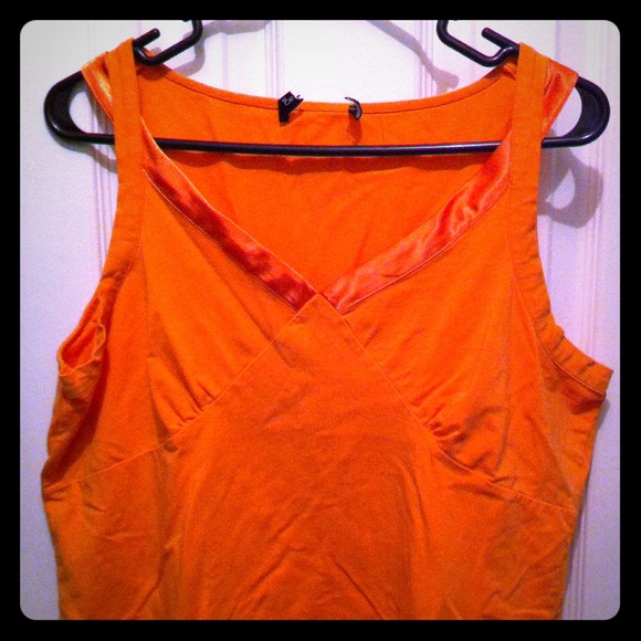 🔥Reduced🔥👄Orange sexy top