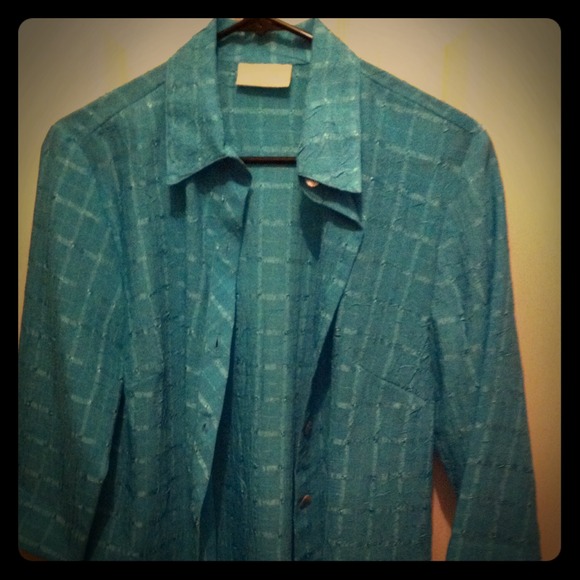 Offers 👍💙Blue top with 2/3 sleeves