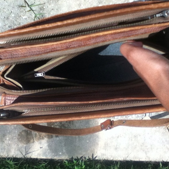 *Sold on Esty *Vintage Tooled Mexican Leather Bag - Picture 4 of 4