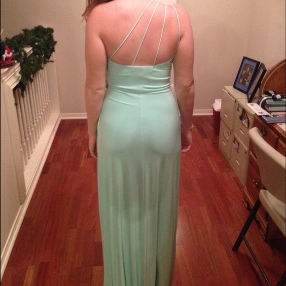 One shoulder mint green Cachè prom dress - Picture 4 of 4