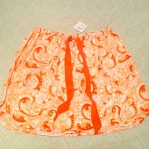 🚫SOLD🚫NWT Club Monaco Silk Skirt