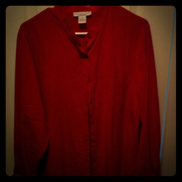 Offers 👍👀🌹100% silk top