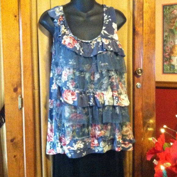 🌹🌹gifted🌹🌹Blue flowered tank sz lg