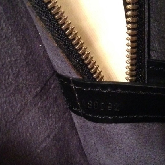 โญ๏ธSOLD Locallyโญ๏ธLouis Vuitton Epi Lussac - Picture 3 of 3