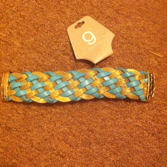 Bracelet - Picture 1 of 2