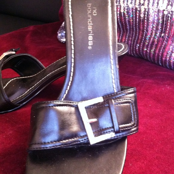 Offers 👍👡✨💎Black sandal/shoe with glitter - Picture 2 of 2