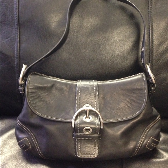 Coach Handbag *Authentic* - Picture 1 of 3