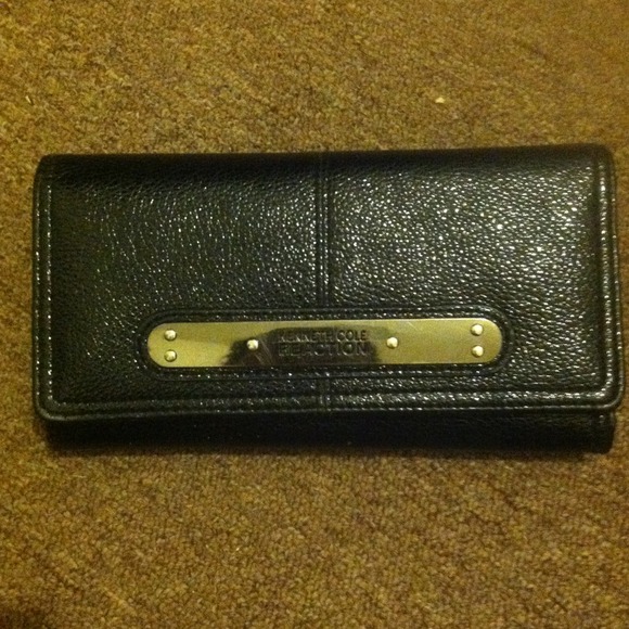 Kenneth Cole wallet - Picture 1 of 3