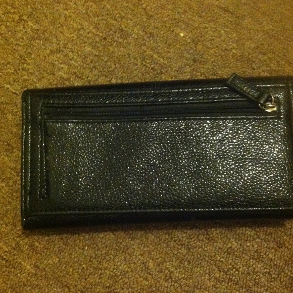Kenneth Cole wallet - Picture 2 of 3