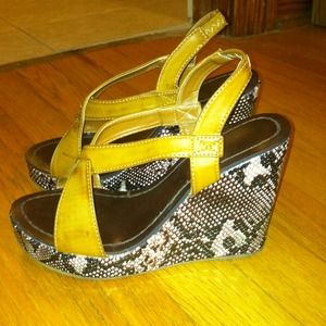 Wedge heels