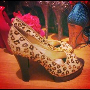 Sexy leopard heel