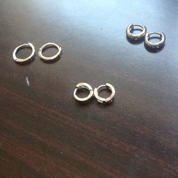 bundle for ALL THESE earrings!!! ALL FOR $15 !!!