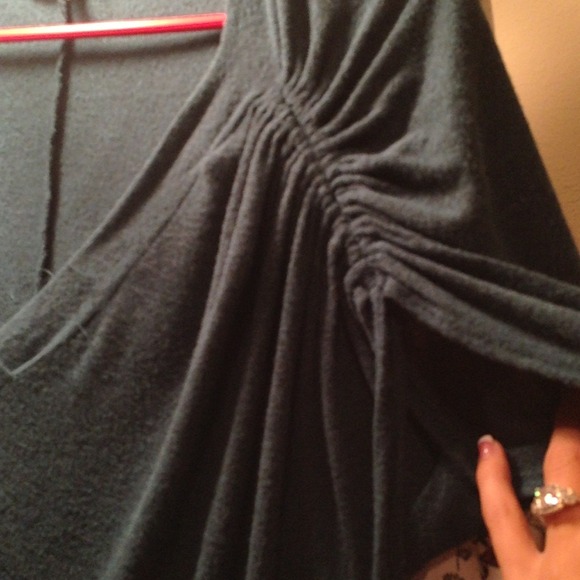 Comfy blue/green v neck - Picture 2 of 2