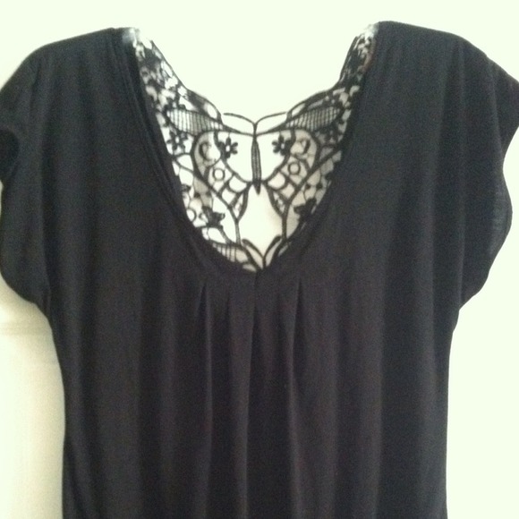 Cute black shirt lace back
