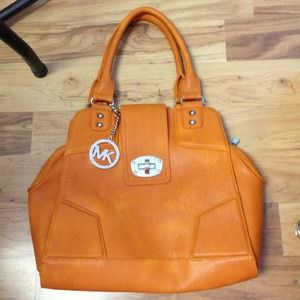 Michael kors medium size bag