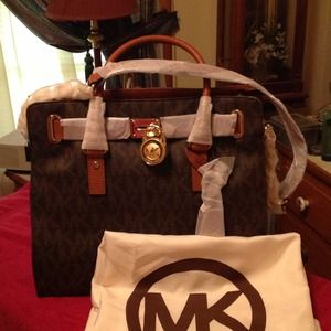 AUTHENTIC MICHAEL KORS HANDBAG