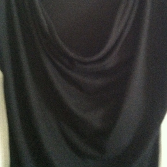 Cute sleeveless black shirt