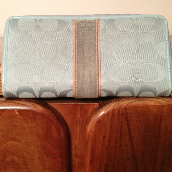 Coach wallet - Picture 1 of 1