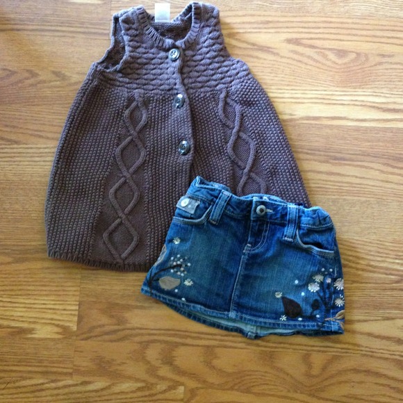 Gymboree Sweater Size 4 Gap Denim Skirt Size 5 - Picture 1 of 4