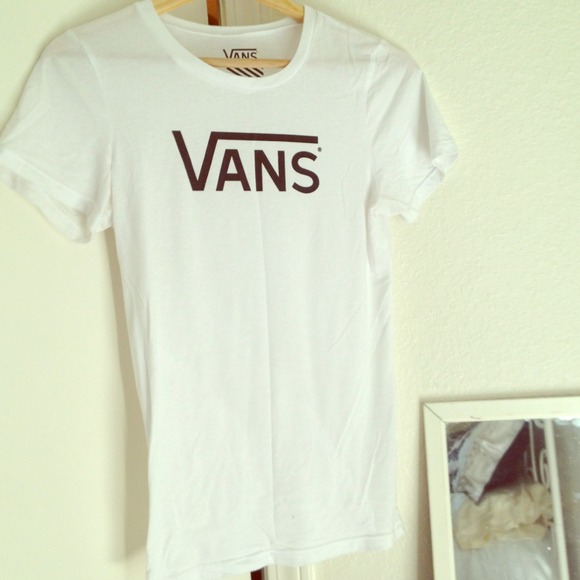 Vans  TShirt 💢HOLD til Monday💢