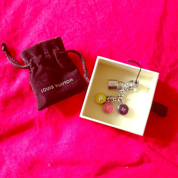 🎁Louis Vuitton phone chain🎁