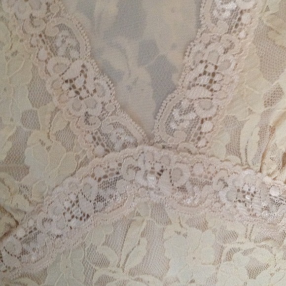 Lace top - Picture 3 of 4