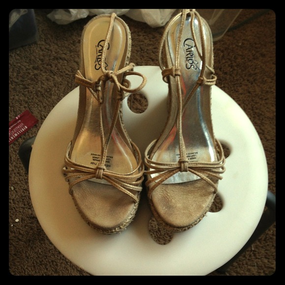 Cute strappy beige wedges!