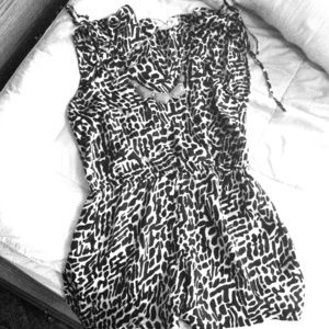 Super cute Romper size M. Black a& white