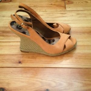 Light orange wedges size 8!