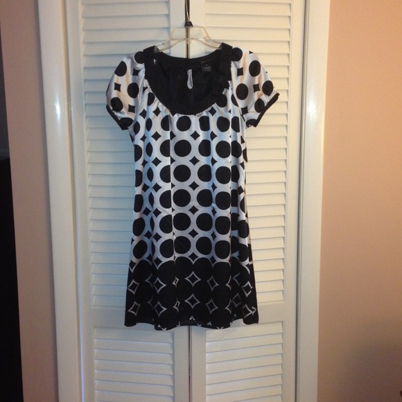BCBGMaxazria black and white dress