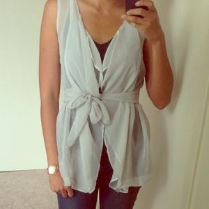 ❌Sold❌Flowy open tie sleeveless top light grey